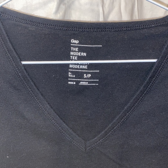 GAP Ladies Black short sleeve tshirt size small - Picture 4 of 4